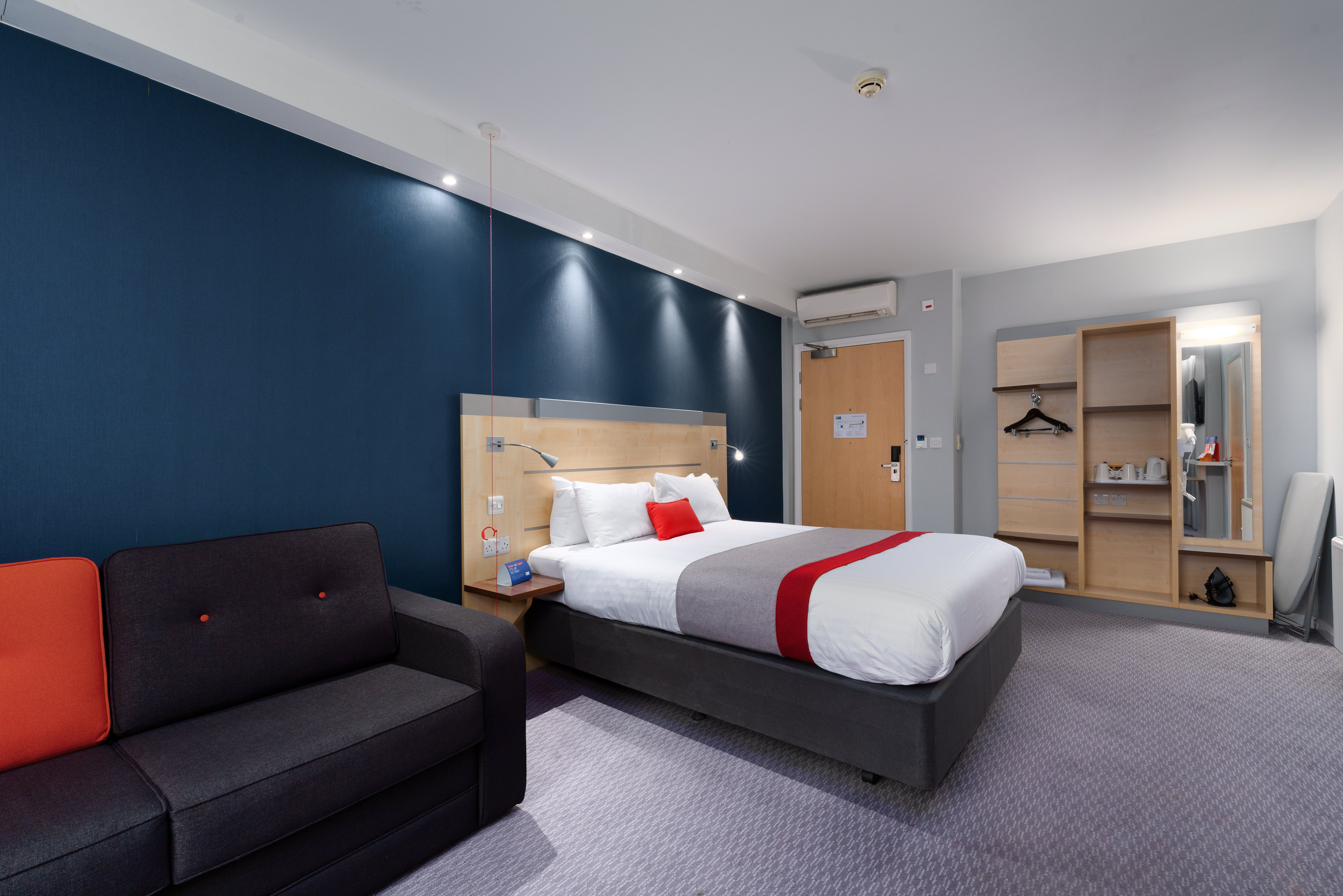 holiday inn express hotel burnley m65 jct10 by ihg
