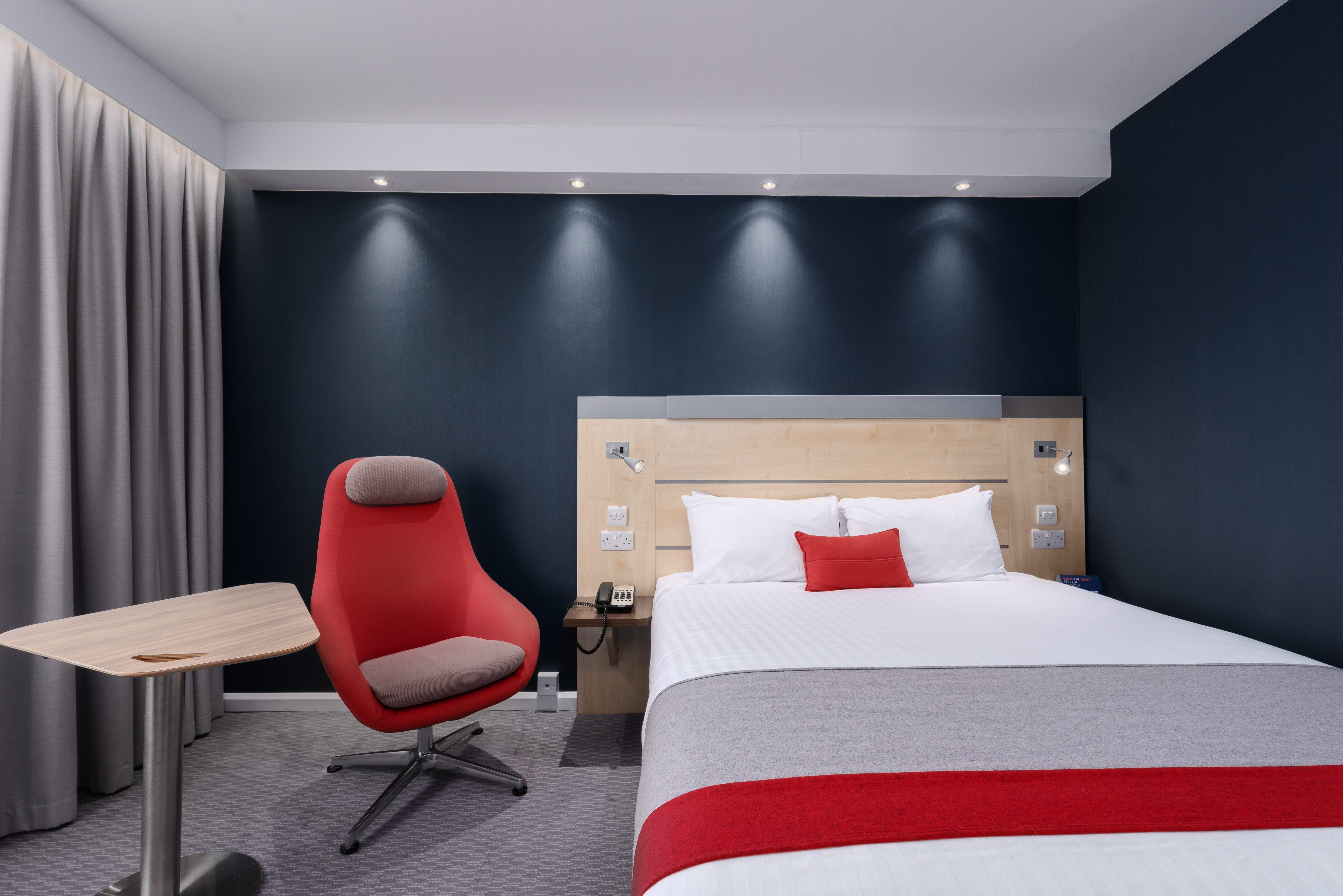 holiday inn express hotel burnley m65 jct10 by ihg