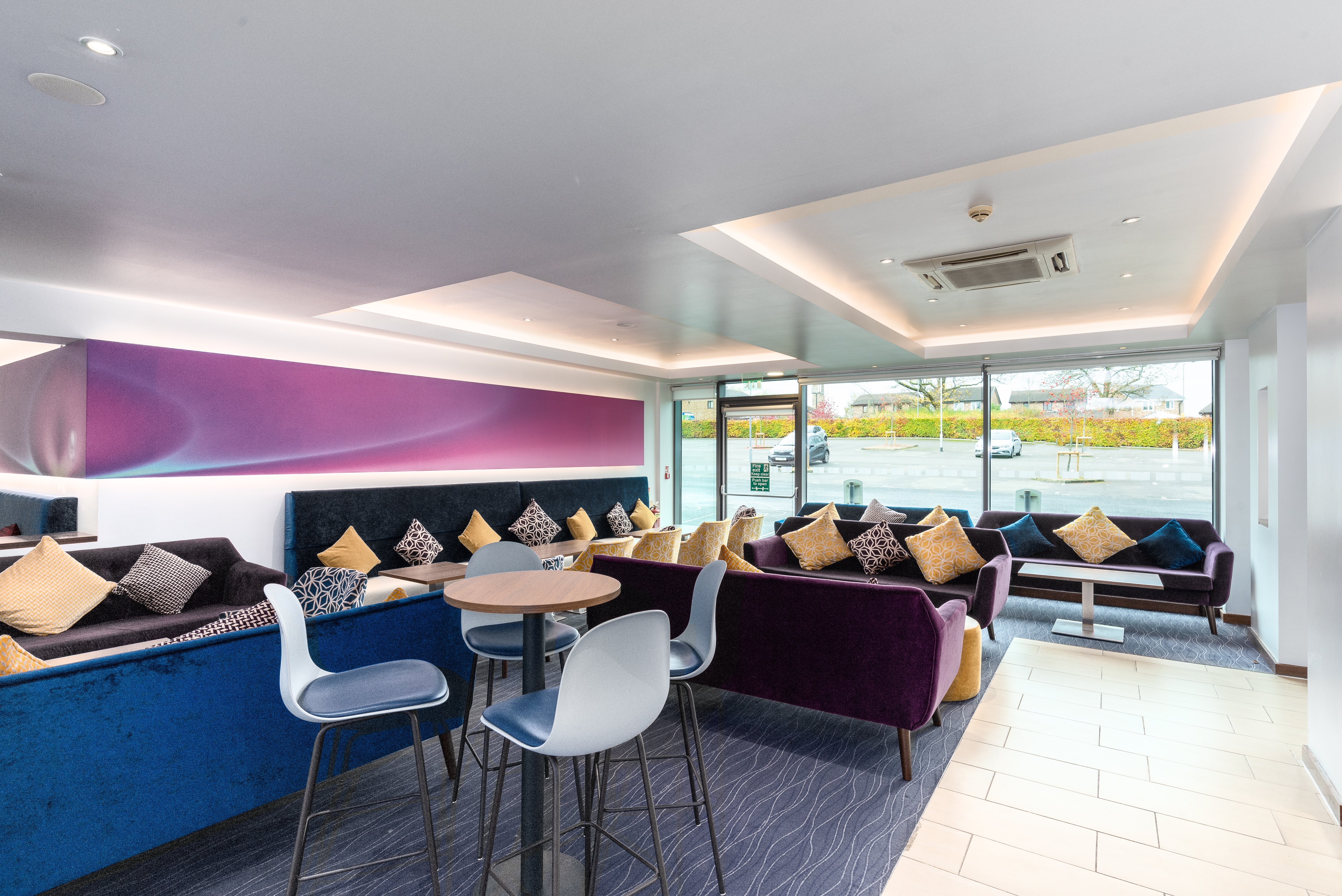 holiday inn express hotel burnley m65 jct10 by ihg