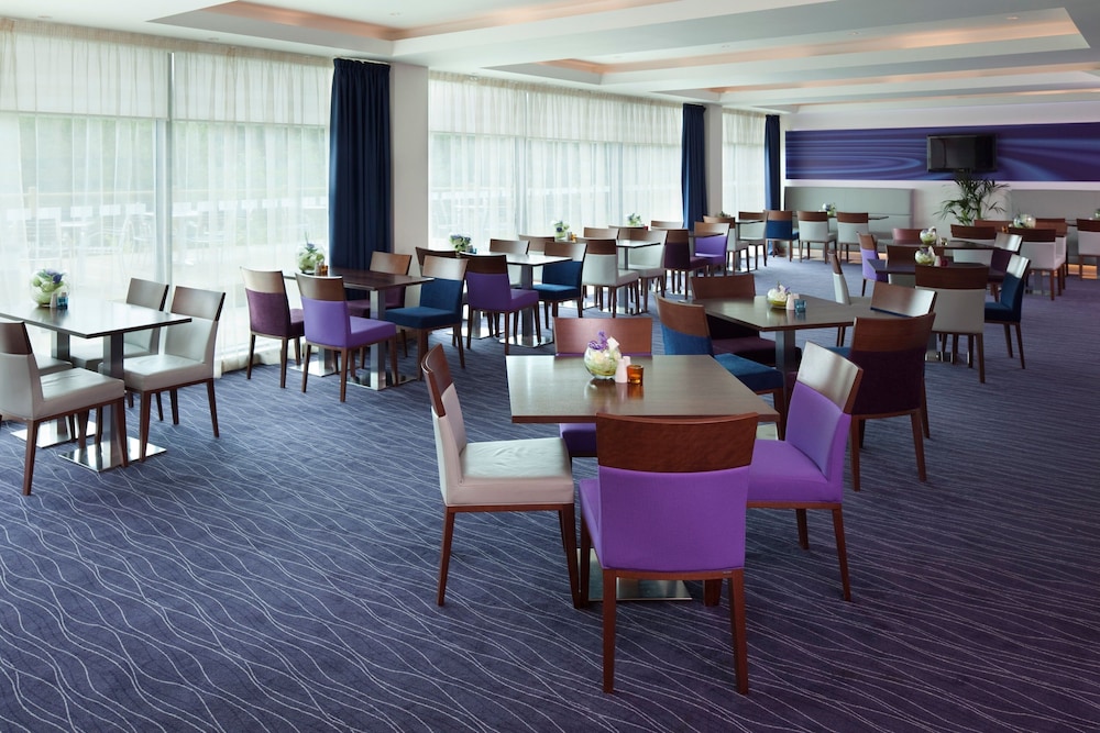 holiday inn express hotel burnley m65 jct10 by ihg