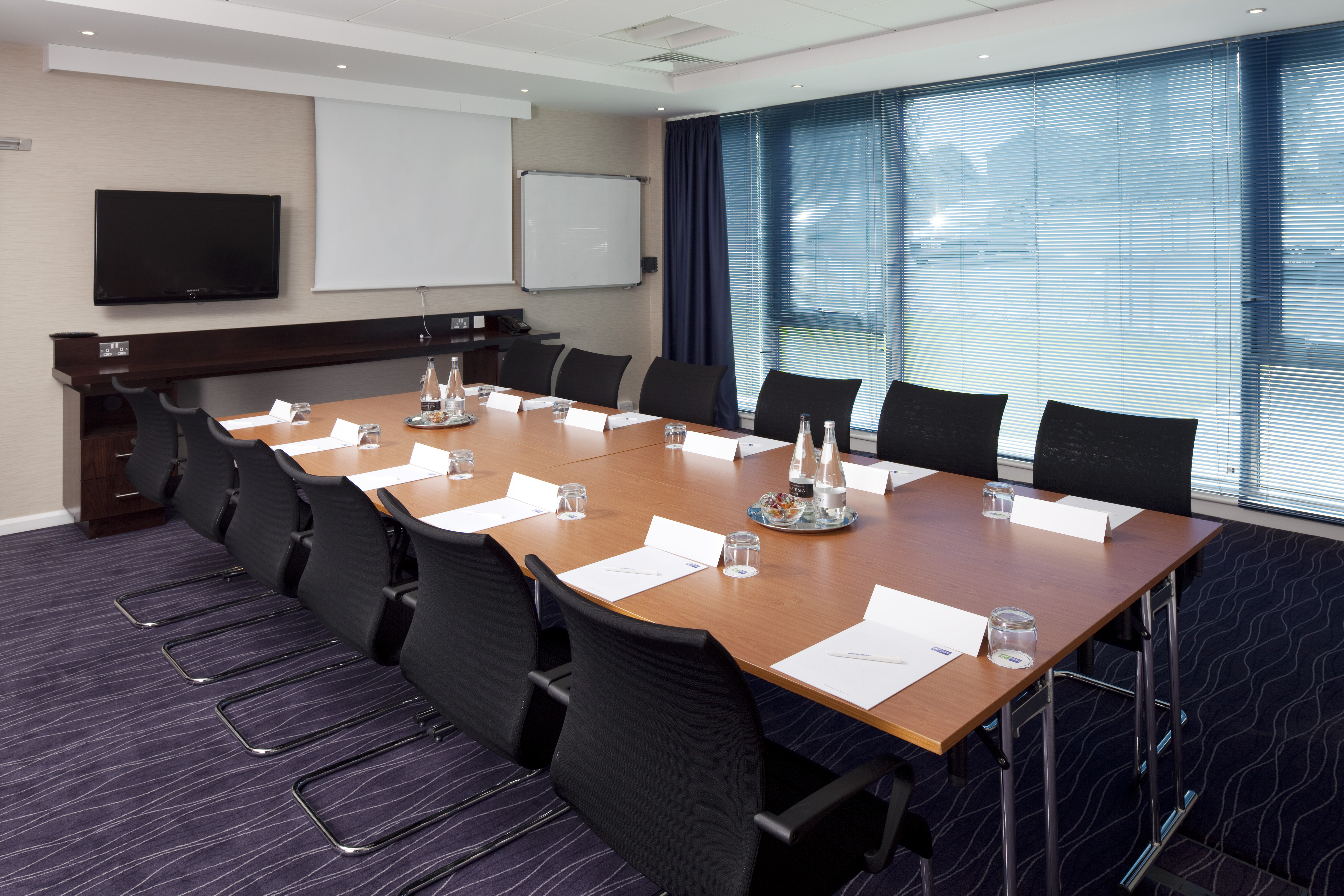holiday inn express hotel burnley m65 jct10 by ihg