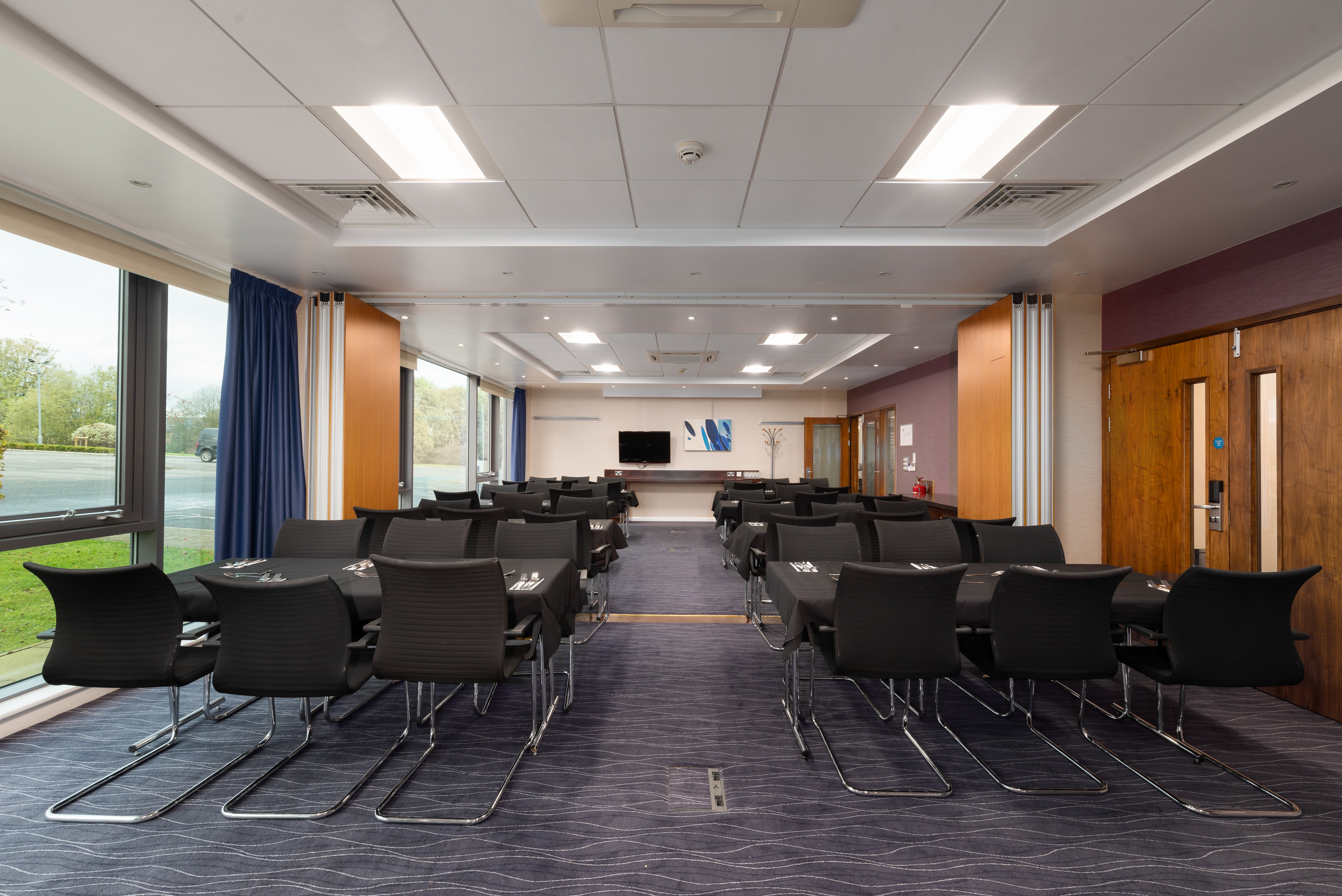 holiday inn express hotel burnley m65 jct10 by ihg