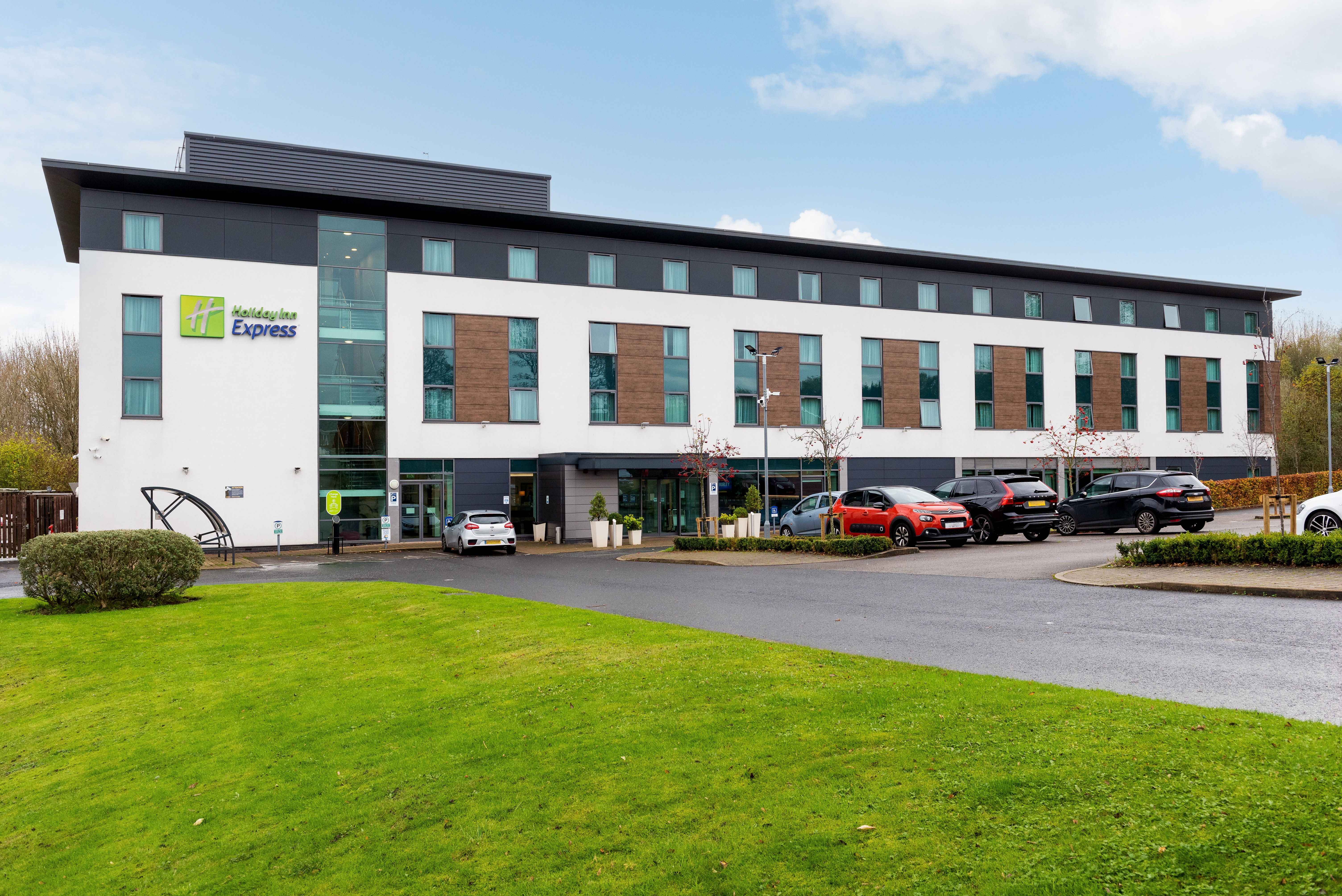 holiday inn express hotel burnley m65 jct10 by ihg