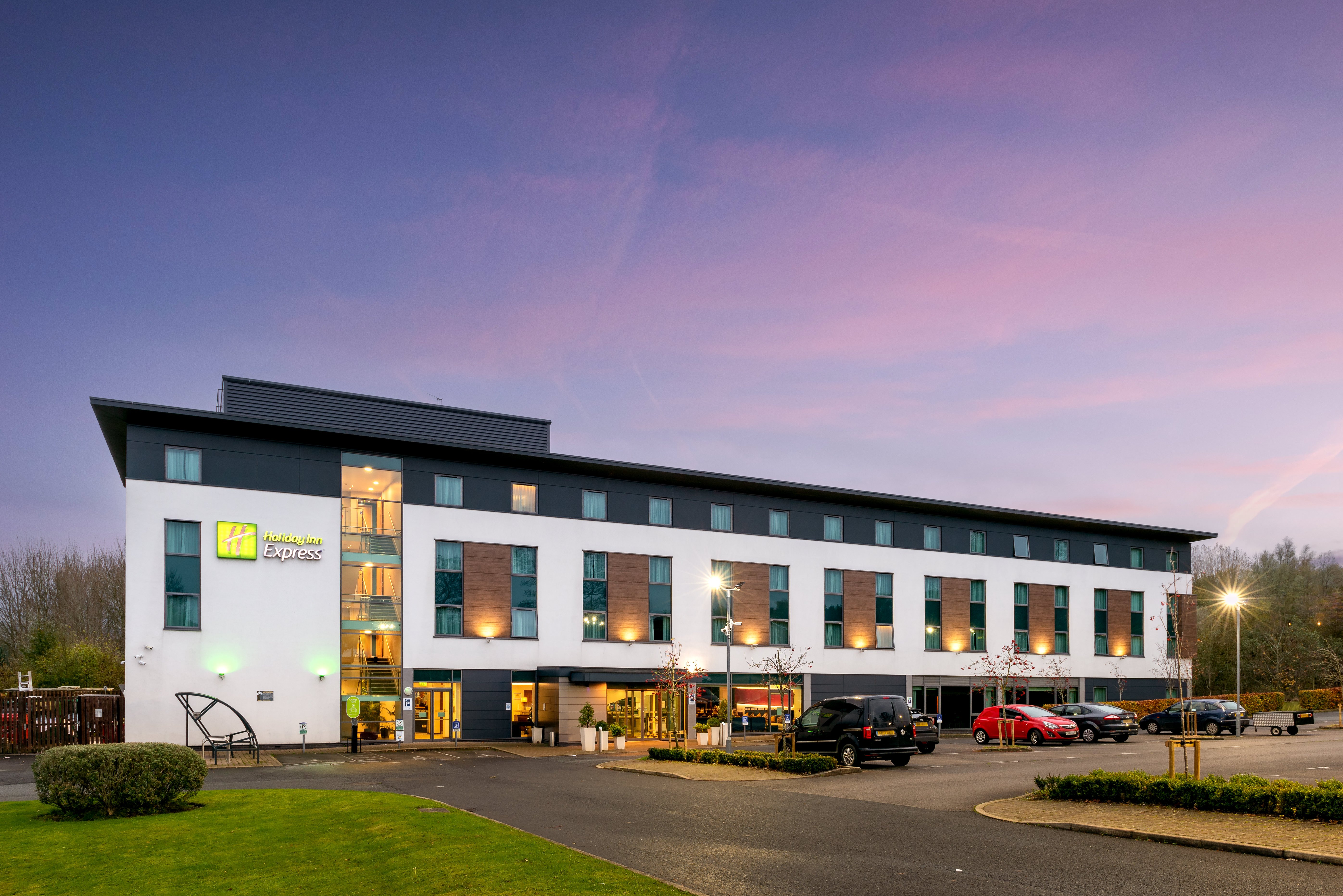 holiday inn express hotel burnley m65 jct10 by ihg