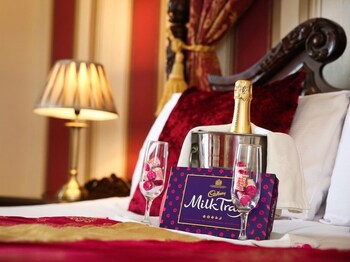 the riviera guest house