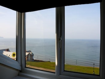 the riviera guest house