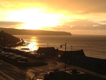 the riviera guest house