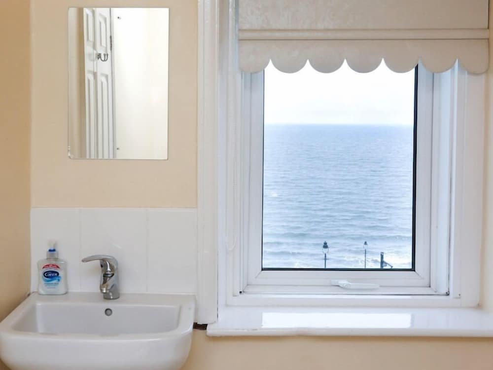 the riviera guest house