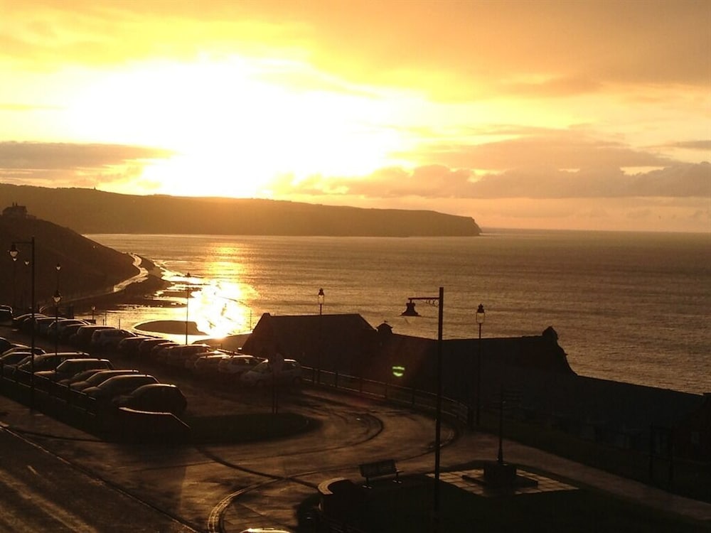 the riviera guest house