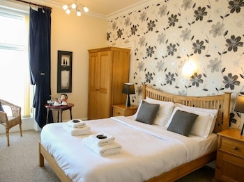 the riviera guest house