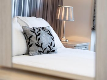 the riviera guest house