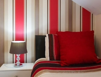 the riviera guest house