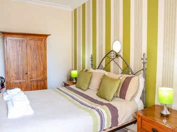 the riviera guest house