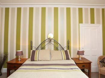 the riviera guest house