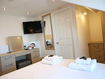 the riviera guest house