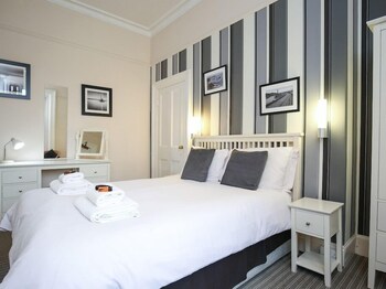 the riviera guest house