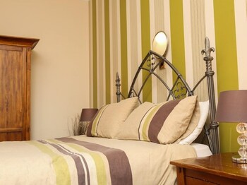 the riviera guest house