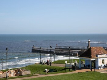 the riviera guest house