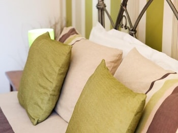 the riviera guest house