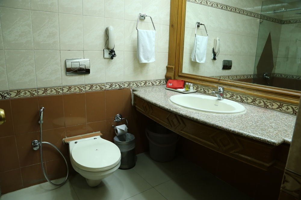 Hotel Kc Cross Road,Kalka>>Chandigarh,3 star