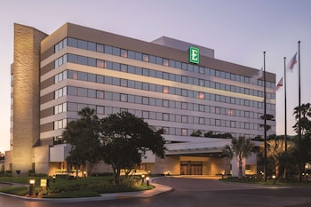 embassy suites by hilton orlando international dr icon park