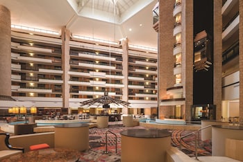 embassy suites by hilton orlando international dr icon park