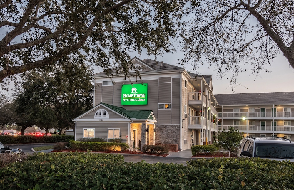 hometowne studios by red roof orlando south