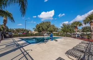 Hometowne Studios By Red Roof Orlando South,Kissimmee>>Hunters Creek,2 star