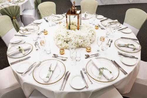 holiday inn rochester chatham by ihg