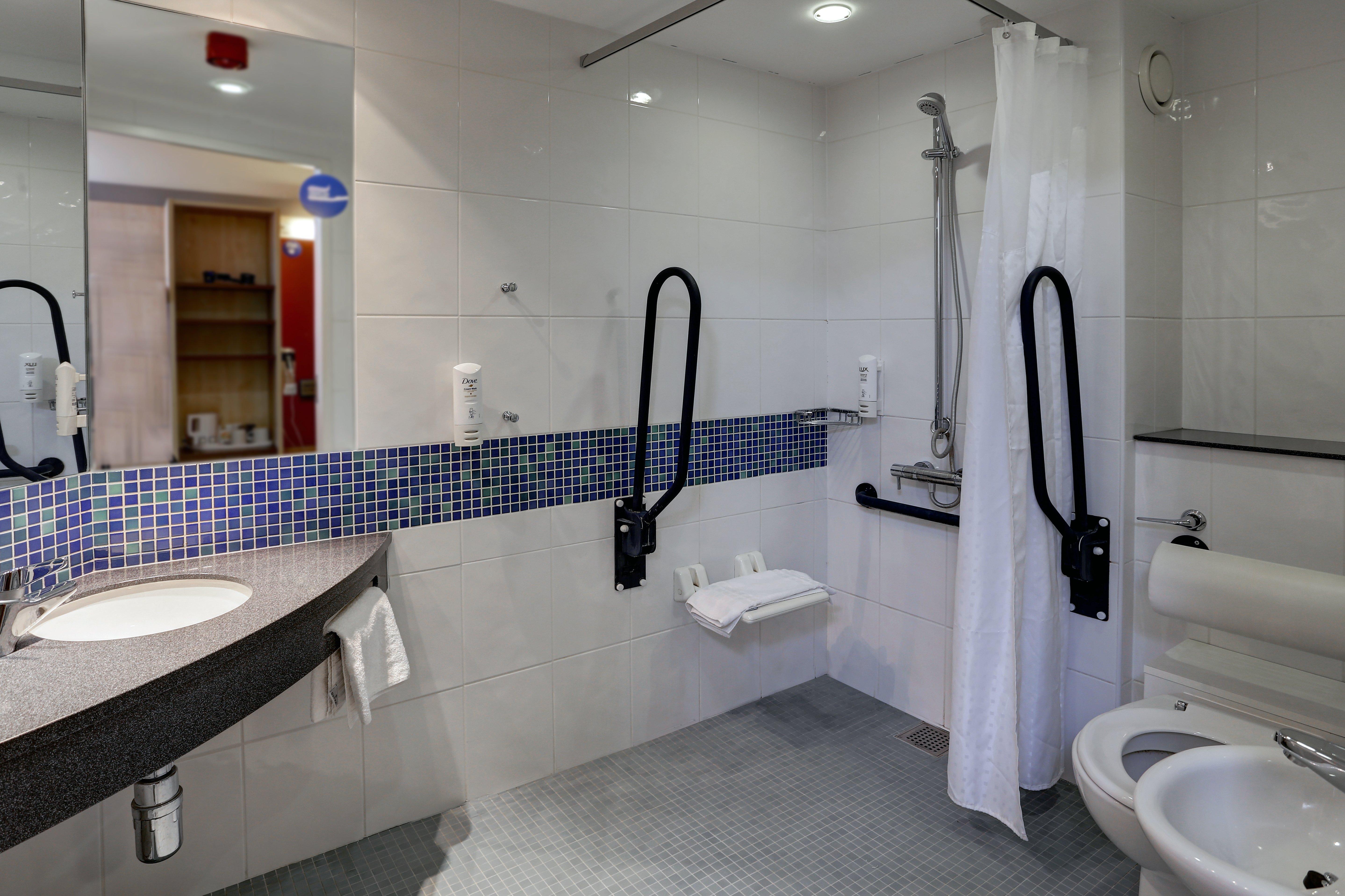 holiday inn express folkestone channel tunnel by ihg