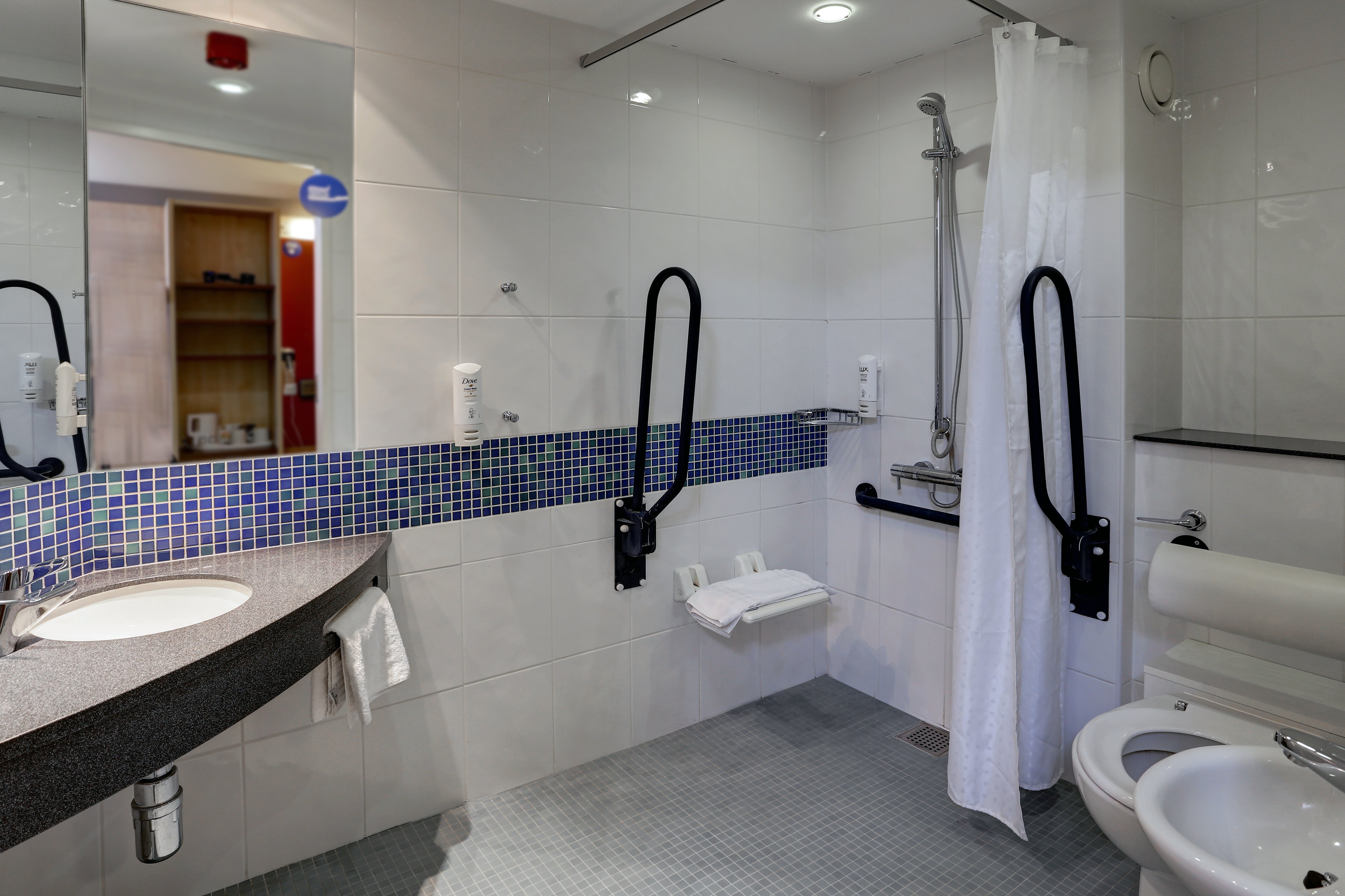 holiday inn express folkestone channel tunnel by ihg