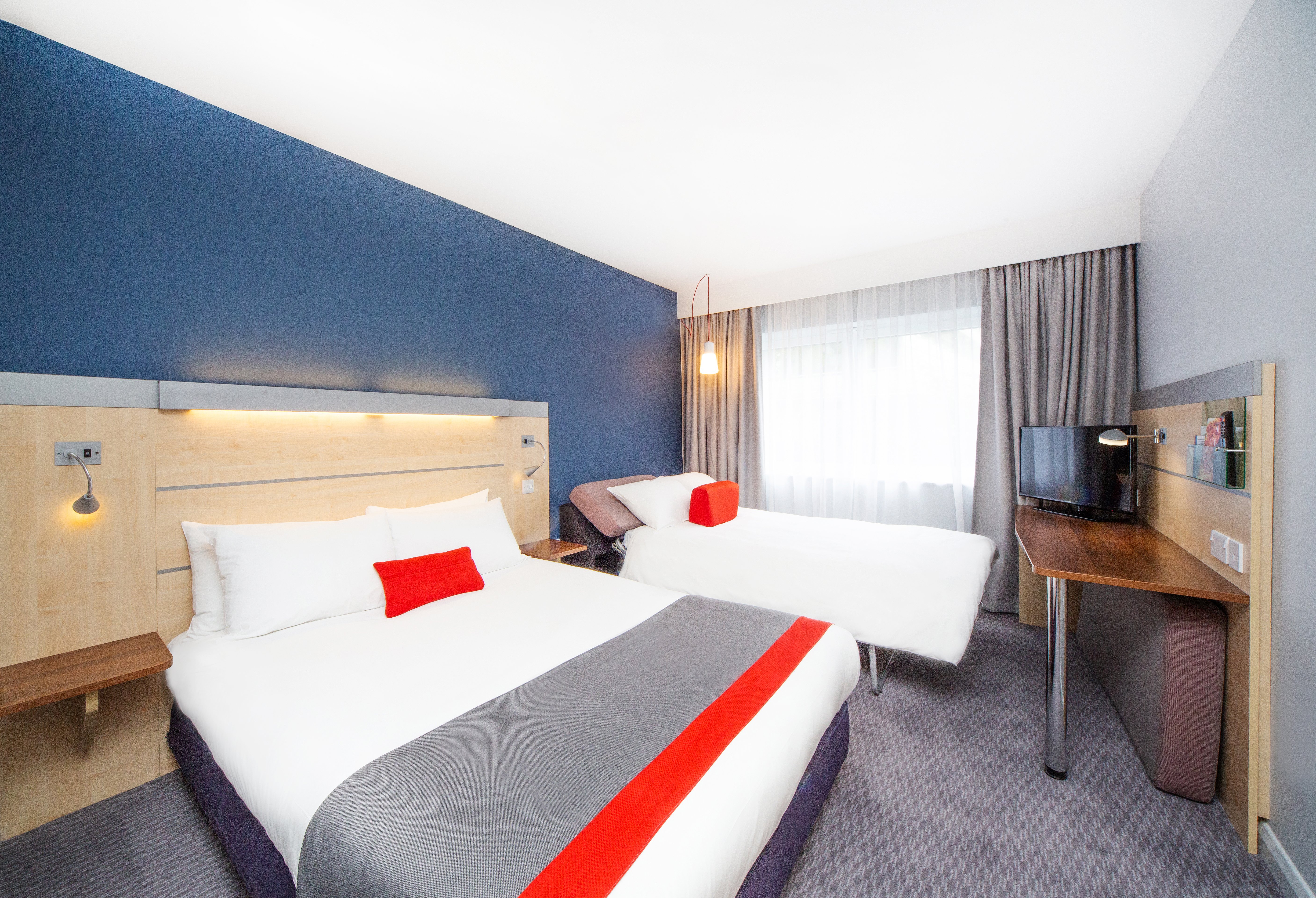 holiday inn express folkestone channel tunnel by ihg