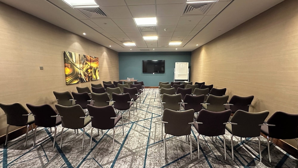 crowne plaza reading