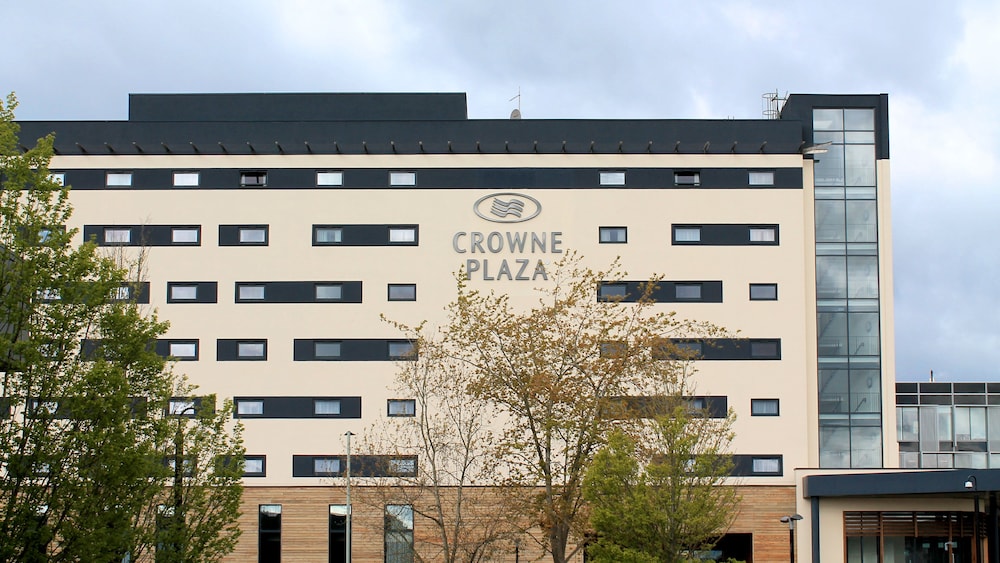 crowne plaza reading