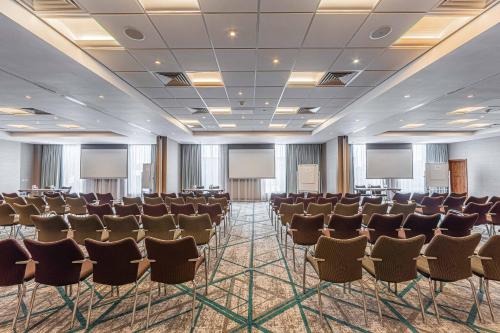 crowne plaza reading