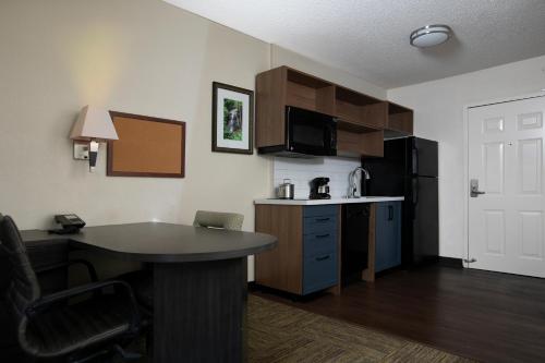 candlewood suites colonial heights fort lee by ihg