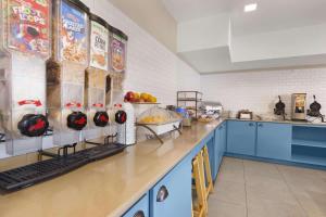 country inn and suites by radisson richmond west at