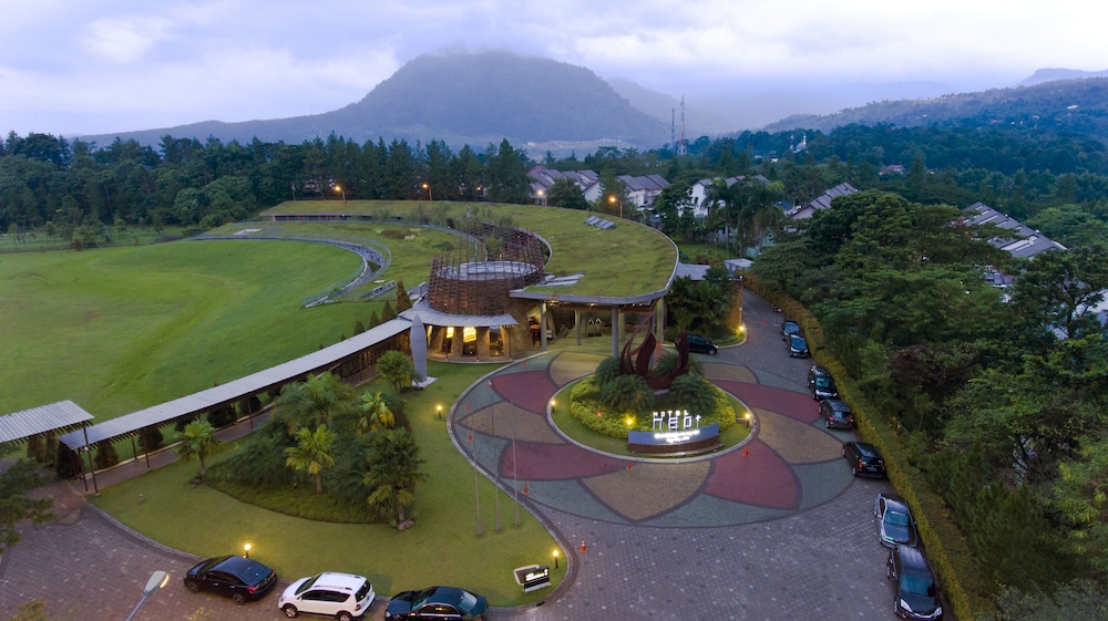 hotel neo green savana sentul city by aston