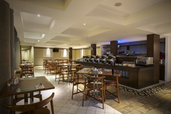 hotel neo green savana sentul city by aston