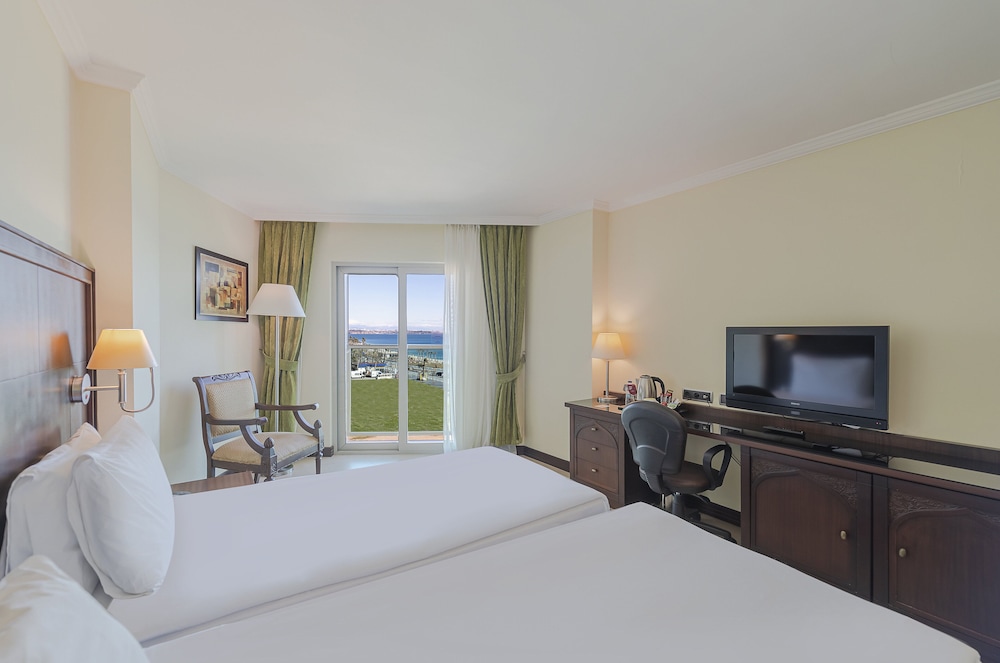 crowne plaza hotel antalya by ihg
