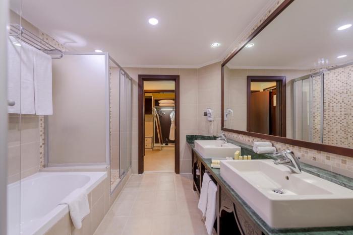 crowne plaza hotel antalya by ihg