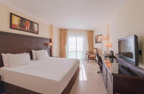 crowne plaza hotel antalya by ihg