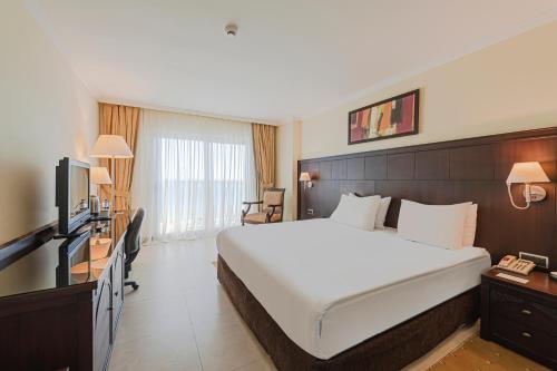crowne plaza hotel antalya by ihg