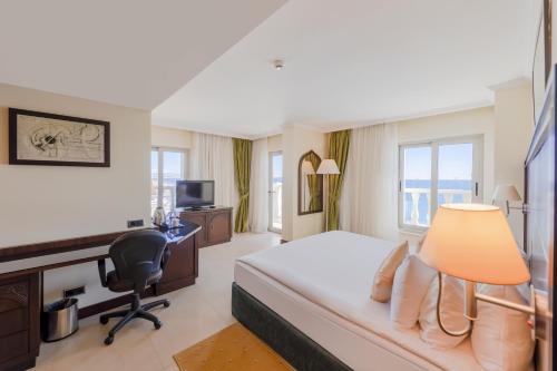 crowne plaza hotel antalya by ihg
