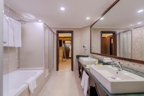 crowne plaza hotel antalya by ihg
