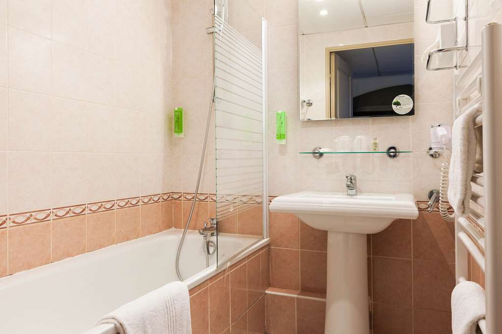 quality suites maisons laffitte paris ouest