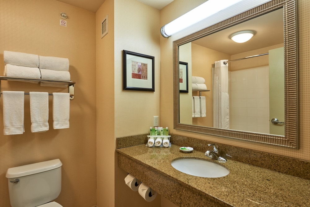 holiday inn express and suites el paso airport by ihg