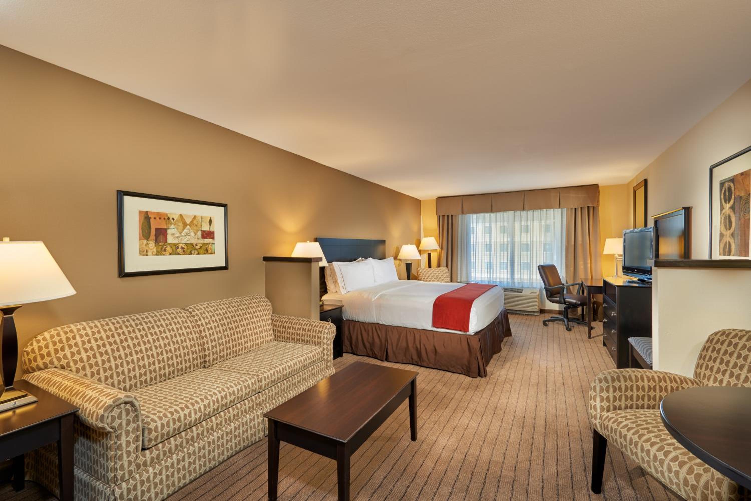 holiday inn express and suites el paso airport by ihg