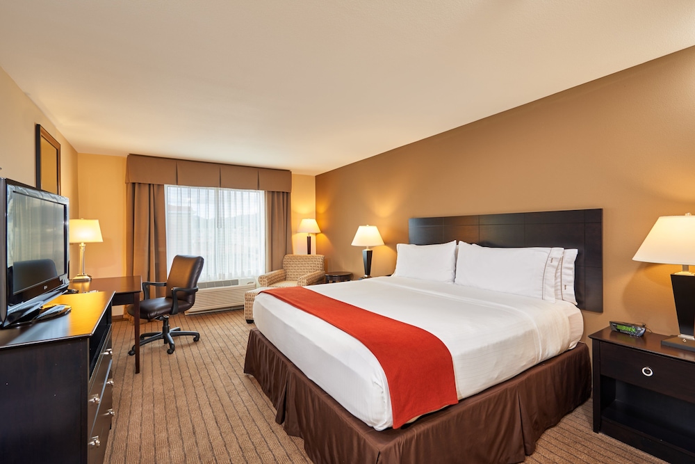 holiday inn express and suites el paso airport by ihg