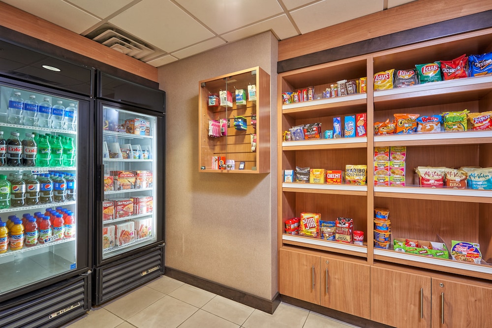 holiday inn express and suites el paso airport by ihg